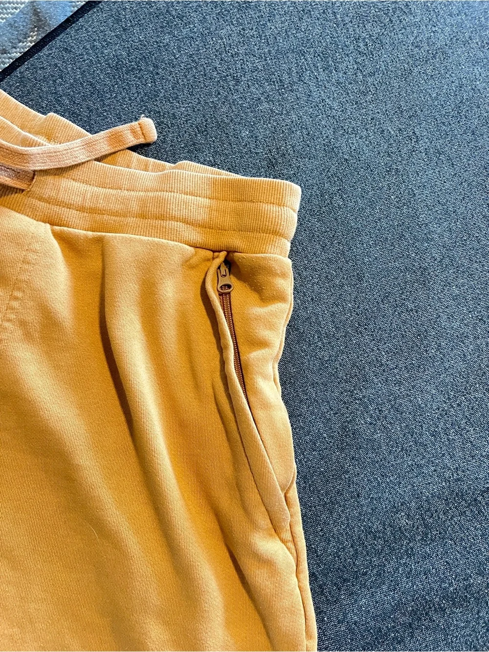Alo Yoga French Terry Drawstring Lounge Shorts Women’s Size Medium Camel/Tan